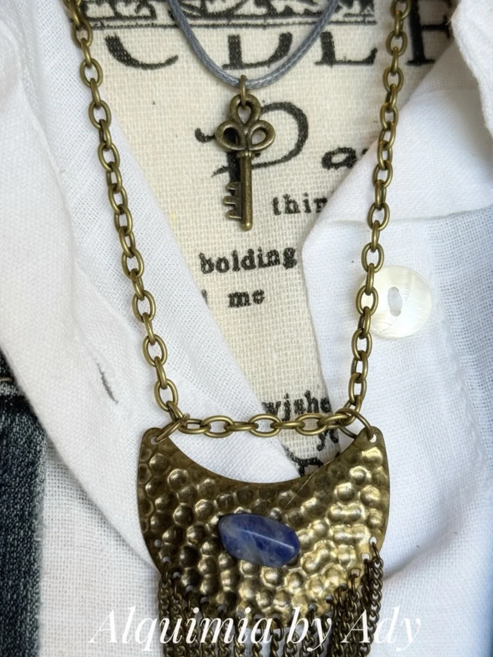 Alquimia necklace featuring